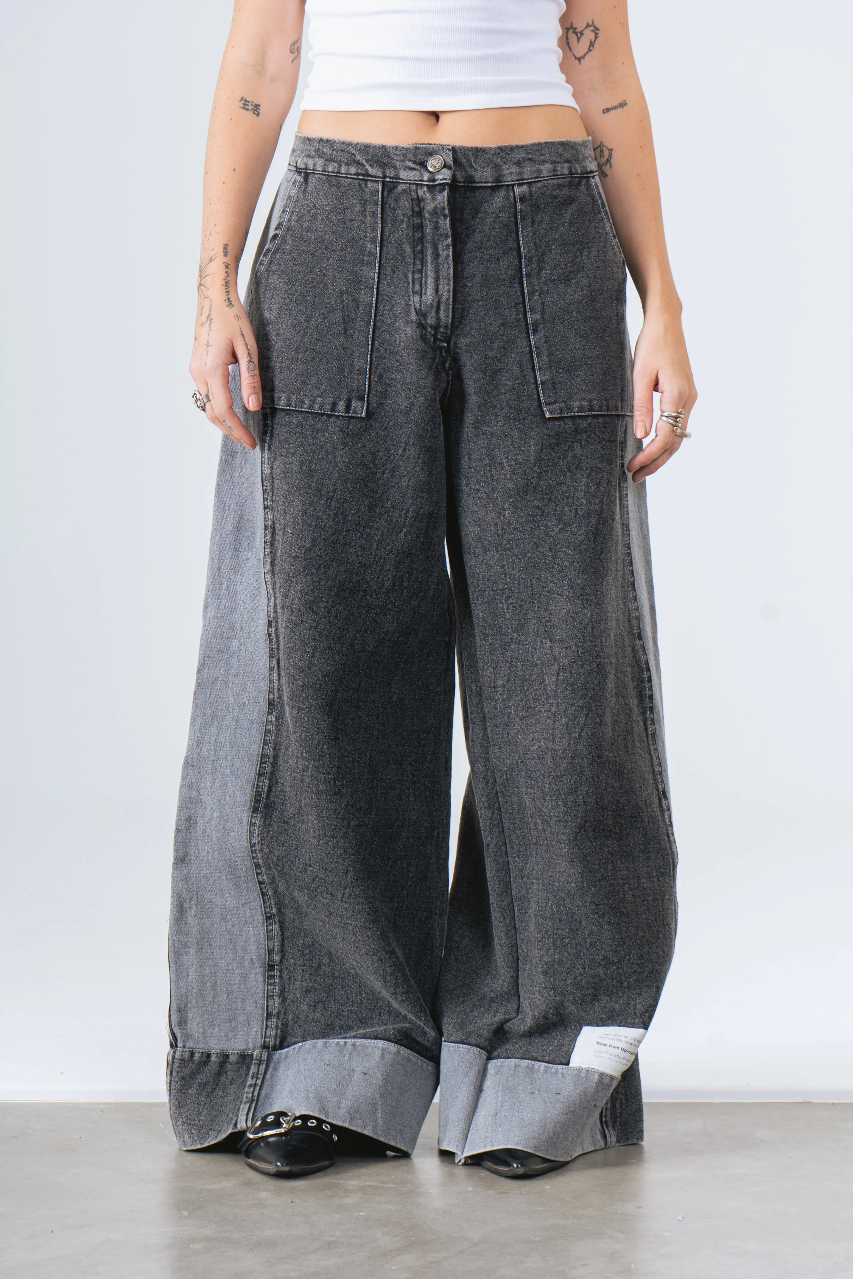 Baggy Jeans in Washed Black