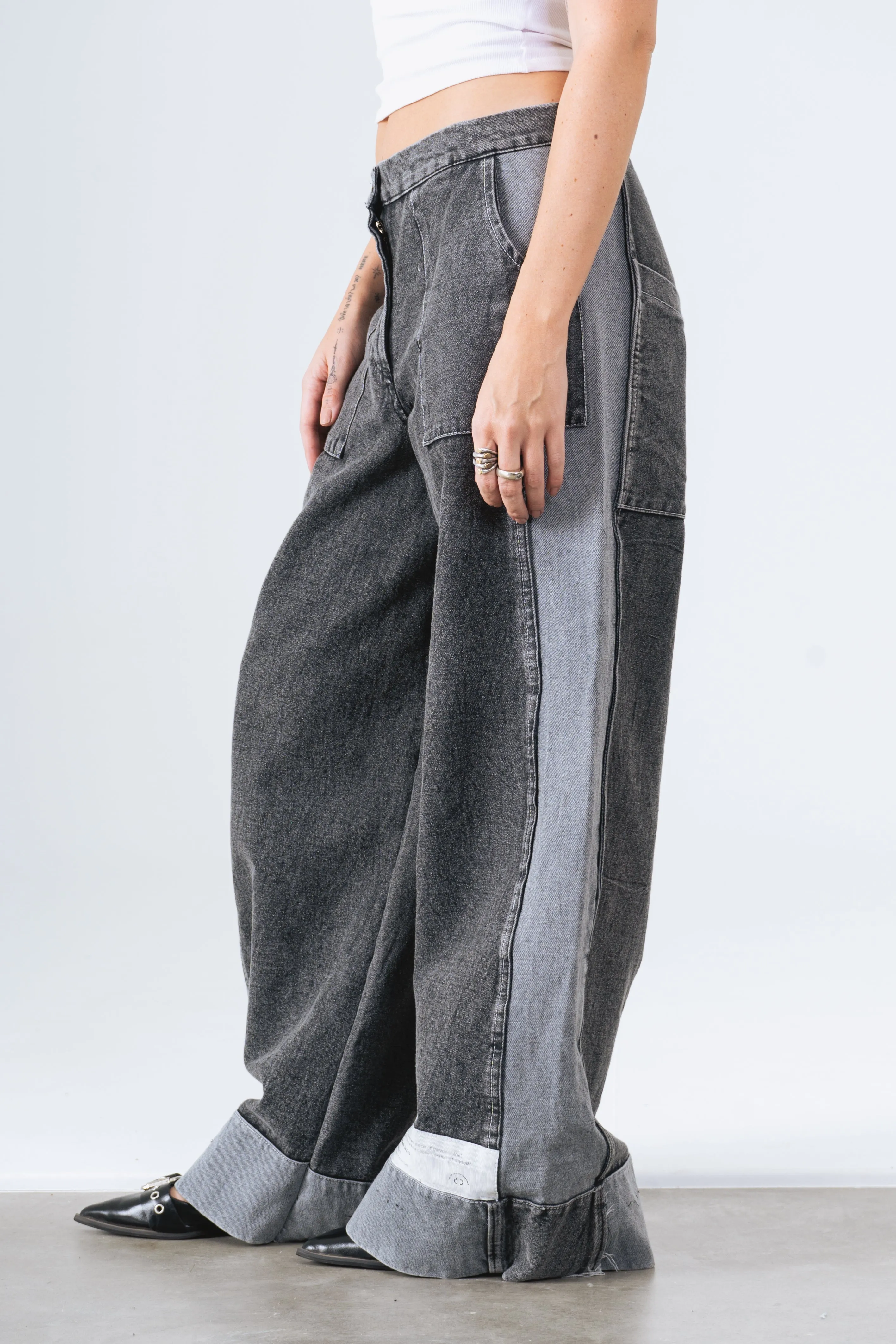 Baggy Jeans in Washed Black