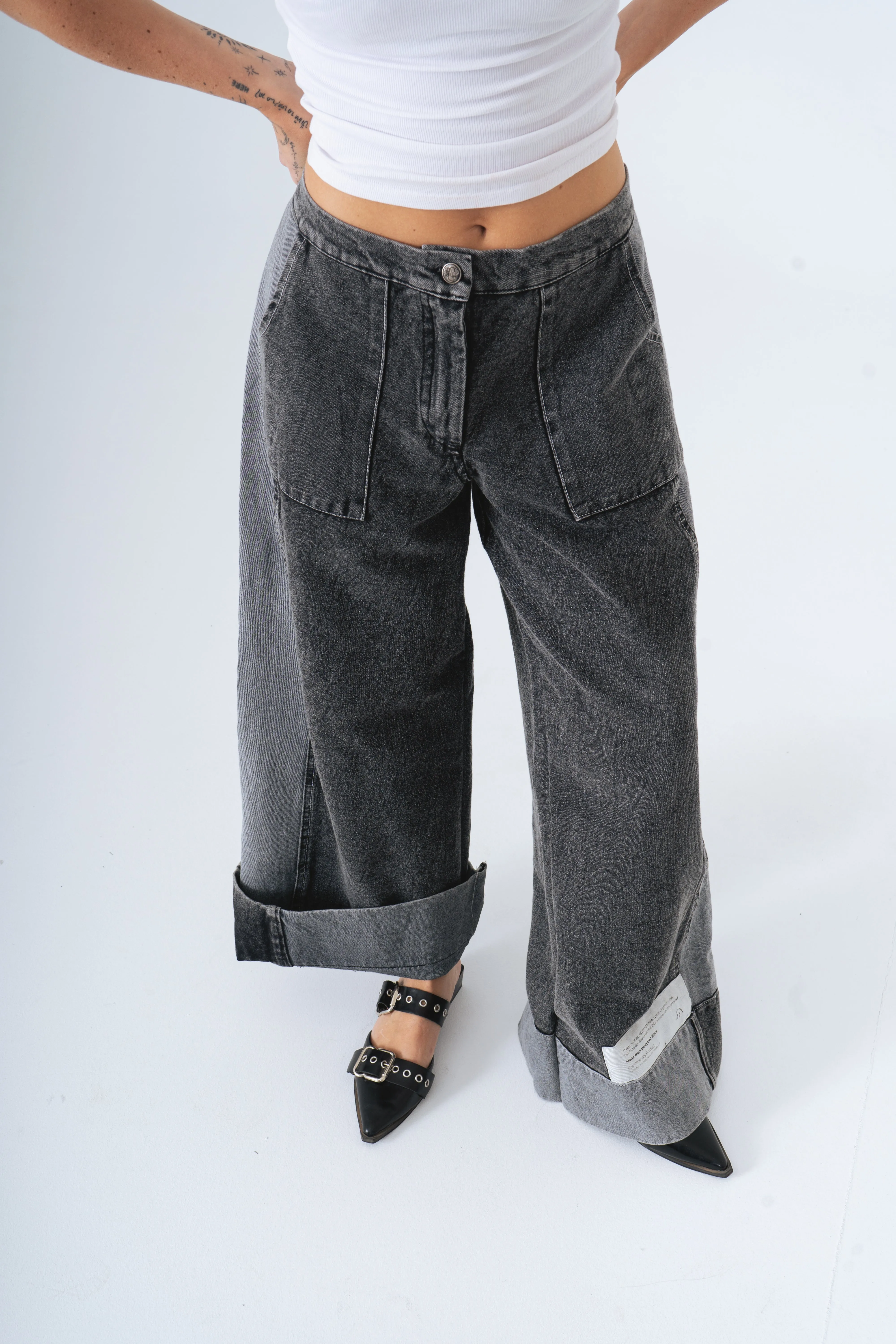 Baggy Jeans in Washed Black