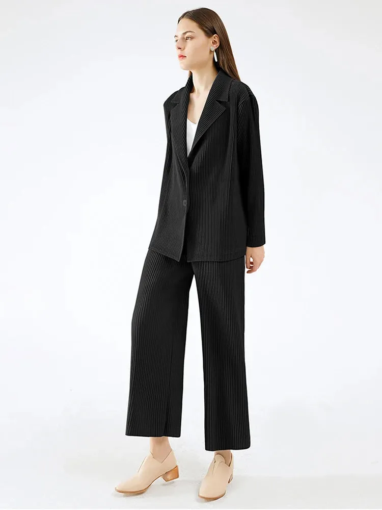 Elegant Pleated Women's Pants Suit