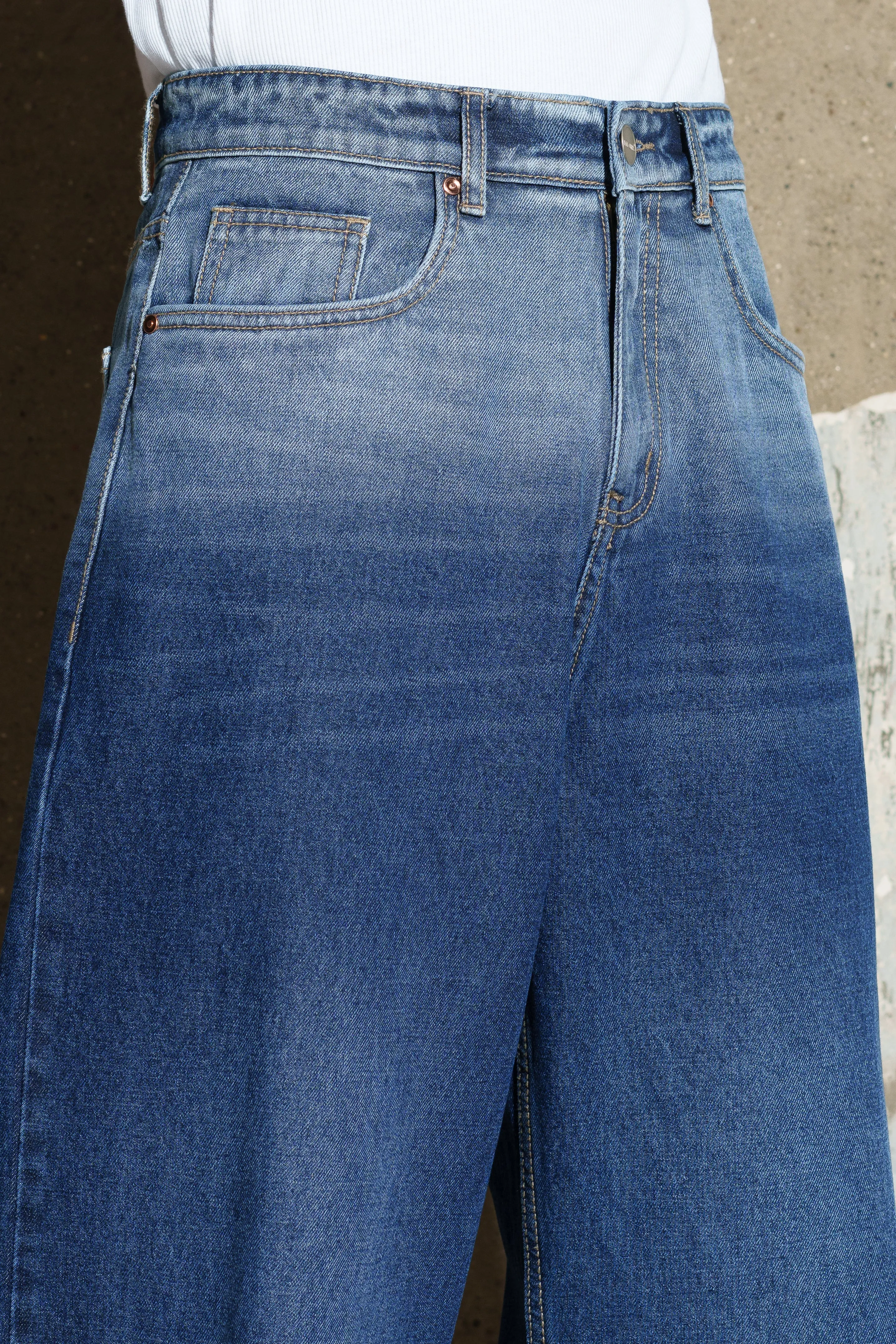 Magnetic Blue Men's Baggy Straight Jeans