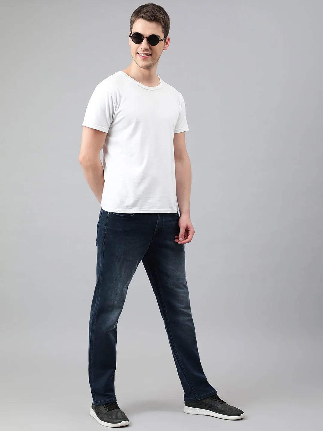 Men Dark Blue Slim Fit Mid Rise Clean Look Stretchable Jeans