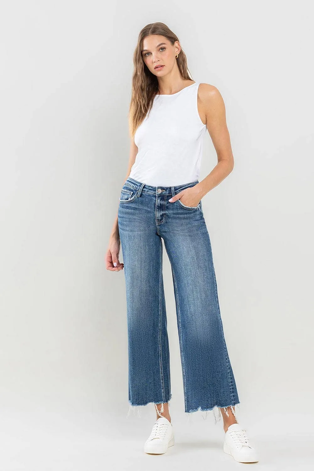 MID RISE FRAYED HEM CROP WIDE LEG JEANS