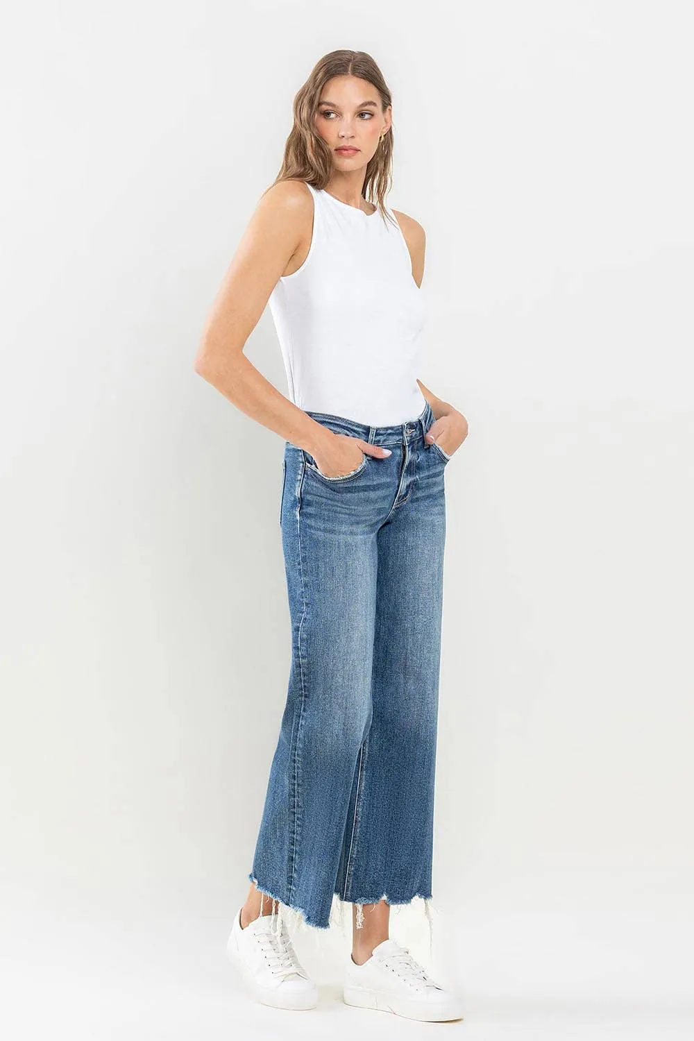 MID RISE FRAYED HEM CROP WIDE LEG JEANS