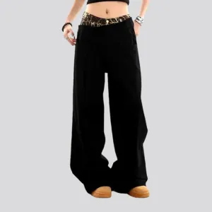 Monochrome mid-waist jeans