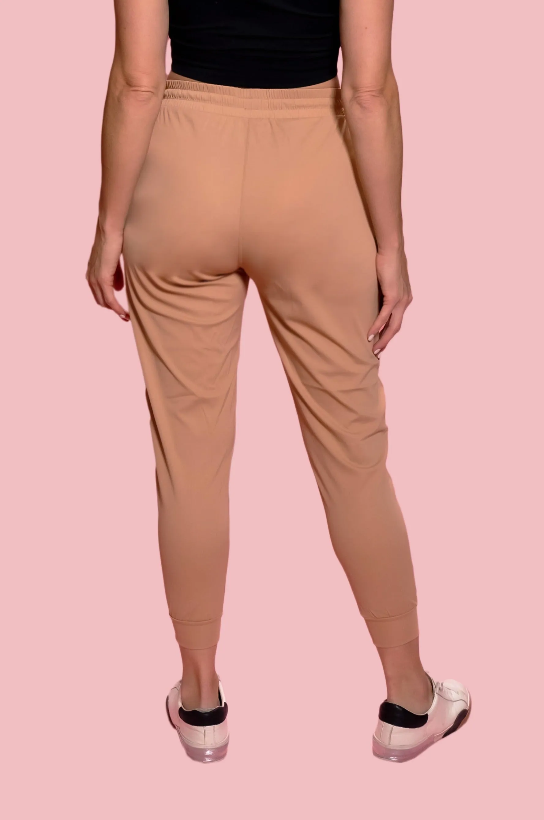 SOLID PLEATED FRONT JOGGER