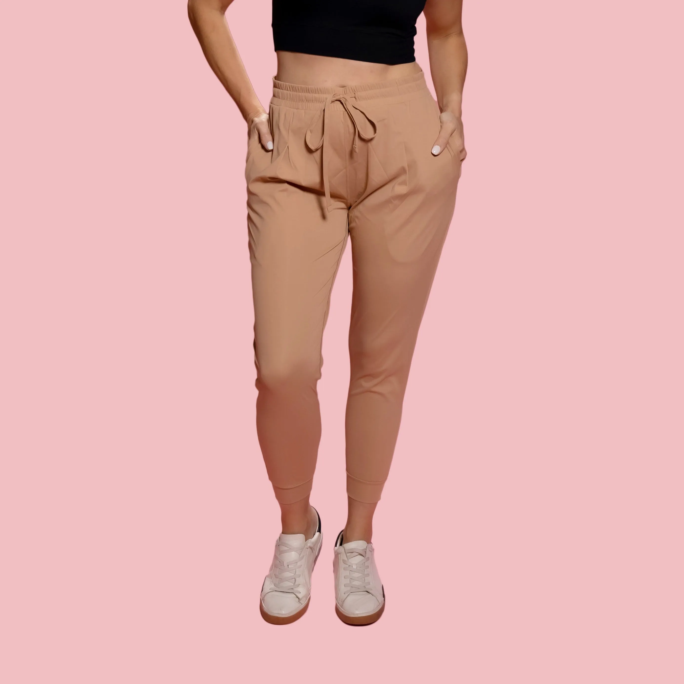 SOLID PLEATED FRONT JOGGER