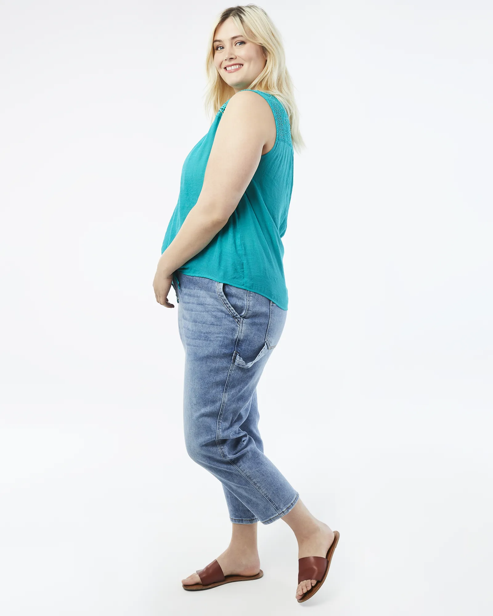 Stefani Cropped Carpenter Jean | Light Wash